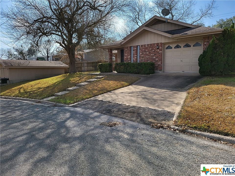 1204 Village Ln, Shiner, TX 77984 Zillow