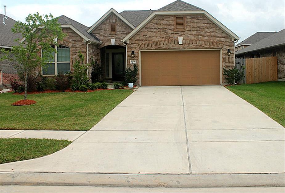 1st image of 4816 Loures Ln