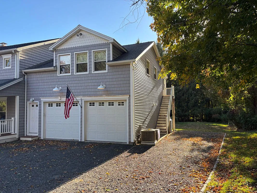 1 bed, 1.0 bath, 850 sqft, $2,500 — Photo 1