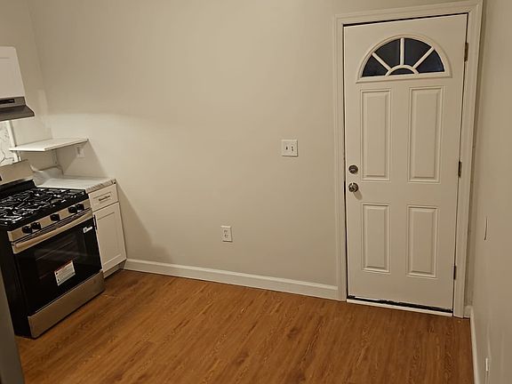 4th image of 489 S 17th St Floor 1