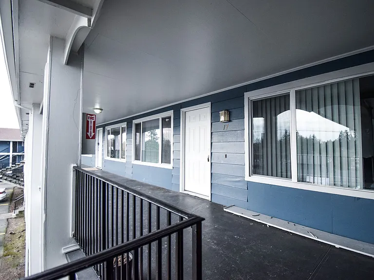 Vista Hills Apartments — Photo 20
