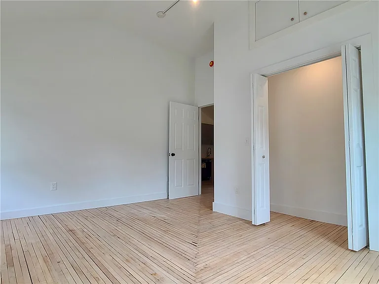 72 Main St — Photo 9