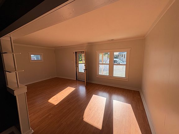 3rd image of 627 Houser Dr