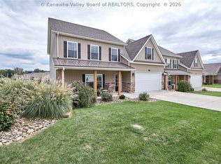 290 Steve Cir, Hurricane, WV 25526