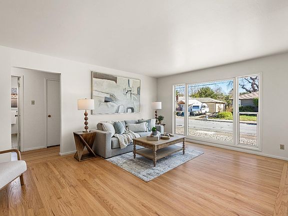 4th image of 2343 Lillie Drive