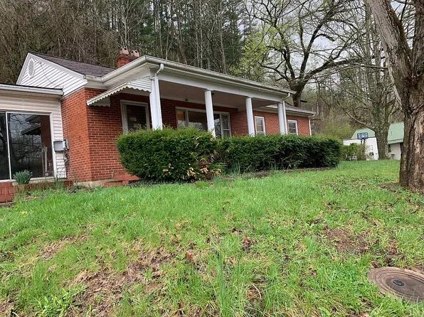 1462 State Route 40 W, Staffordsville, KY 41256