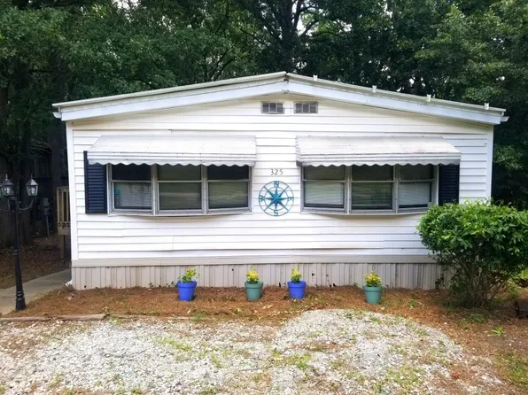 325 Lakewood Dr, Townville, SC 29689