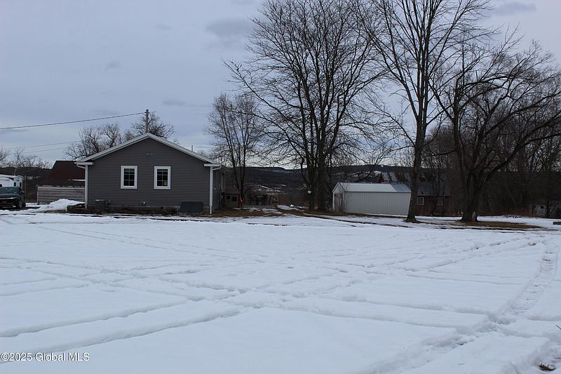 3rd image of 1652 Grovenors Corners Road