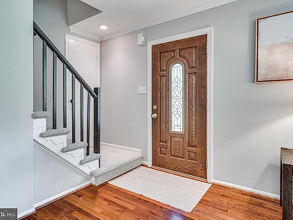 3rd image of 4961 Swinton Dr