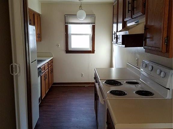3rd image of 98 Chautauqua Ave