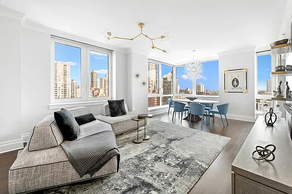 Sold by Compass | media 21