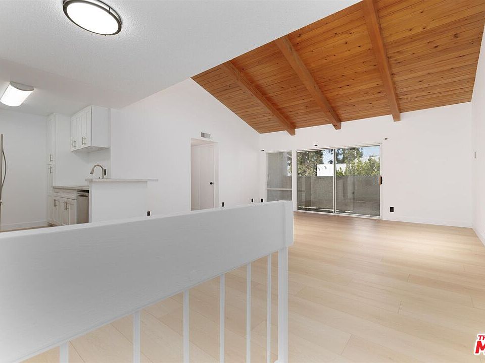 1st image of 20134 Leadwell St Unit 334