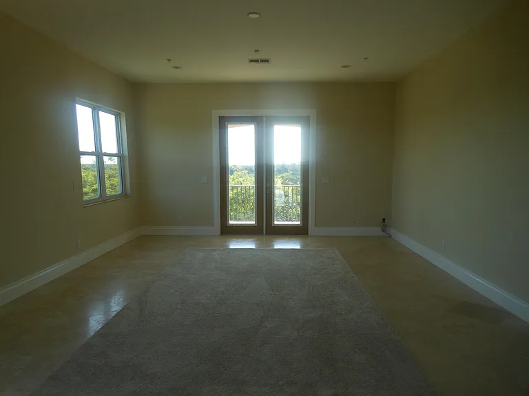 LIVING/GAME ROOM
