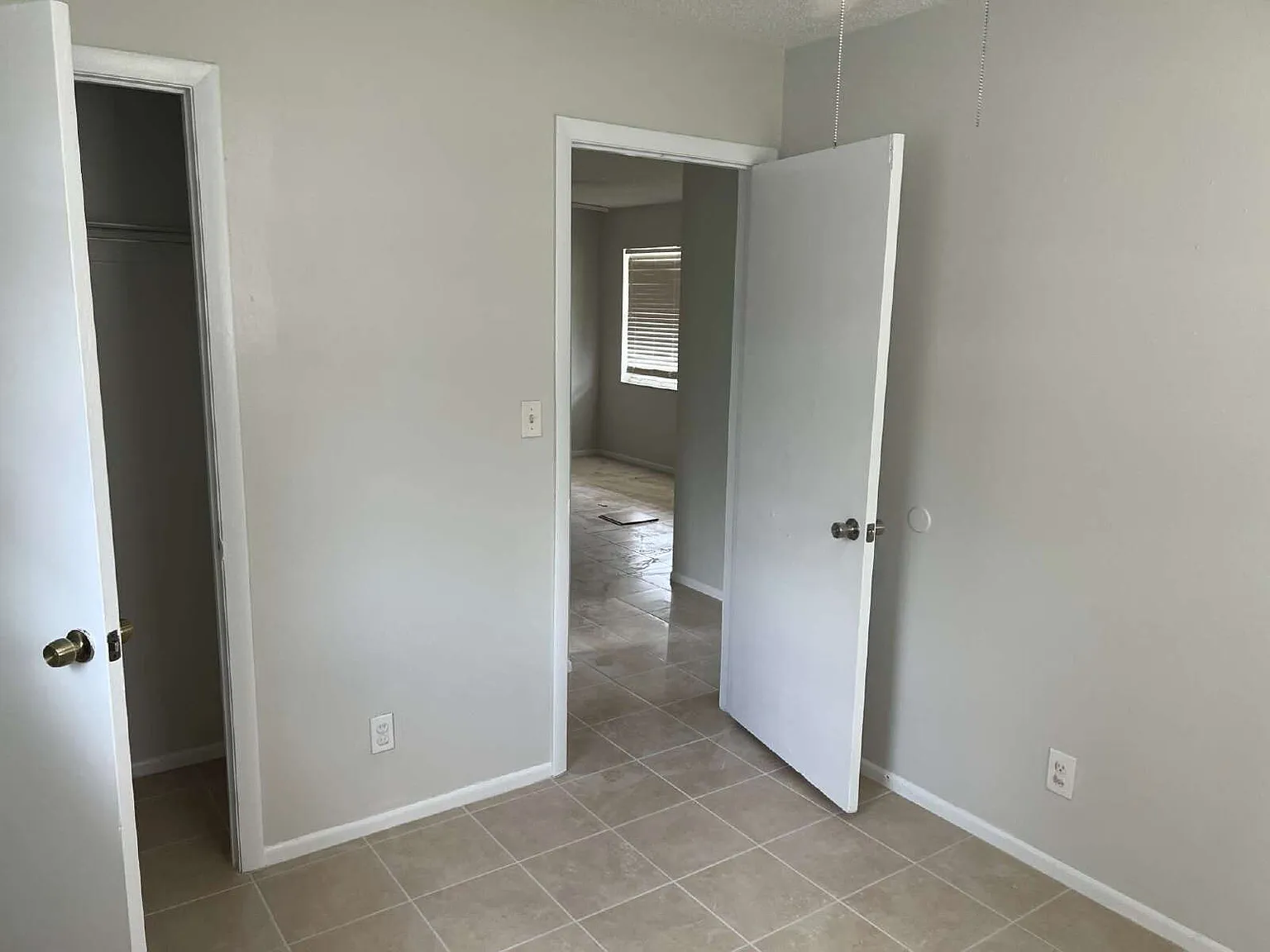 2 bed, 1.0 bath, 600 sqft, $1,300 — Photo 2