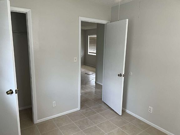 2nd image of 1641 Linwood Ave