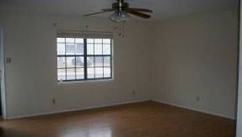 4th image of 1068 Lindsey Cir