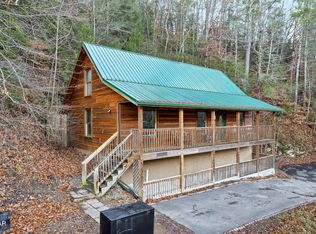 619 Pine Mountain Rd, Pigeon Forge, TN 37863