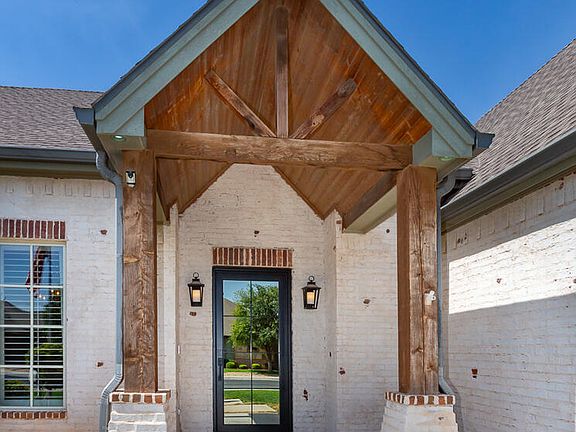 3rd image of 2502 Legacy Oaks