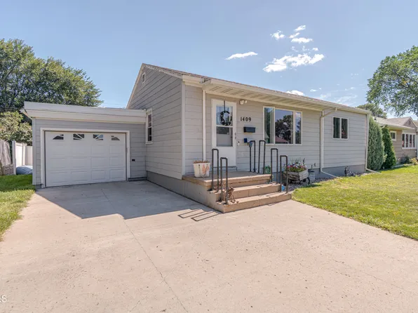 1409 N 11th St, Bismarck, ND 58501
