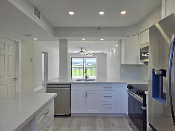 14426 Amberly Lane Apt 203, Delray Beach, FL 33446