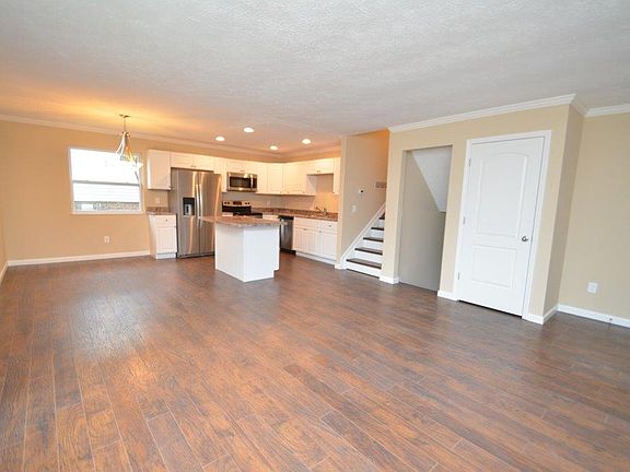3rd image of 8833 Dover Dr
