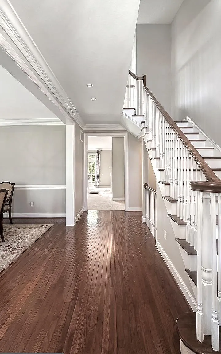 5 bed, 5.5 bath, 5050 sqft, $9,500 — Photo 3