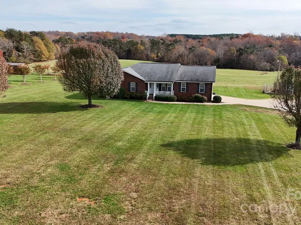 3610 Plantation Dr, Vale, NC 28168