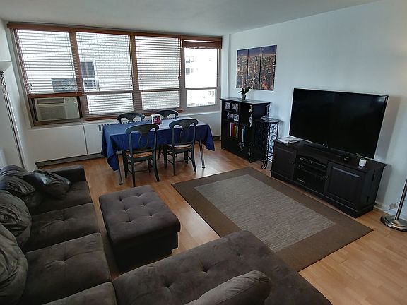 4th image of 3950 N Lake Shore Dr APT 719