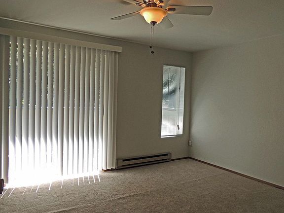 3rd image of 280 Newport Way NW #B11