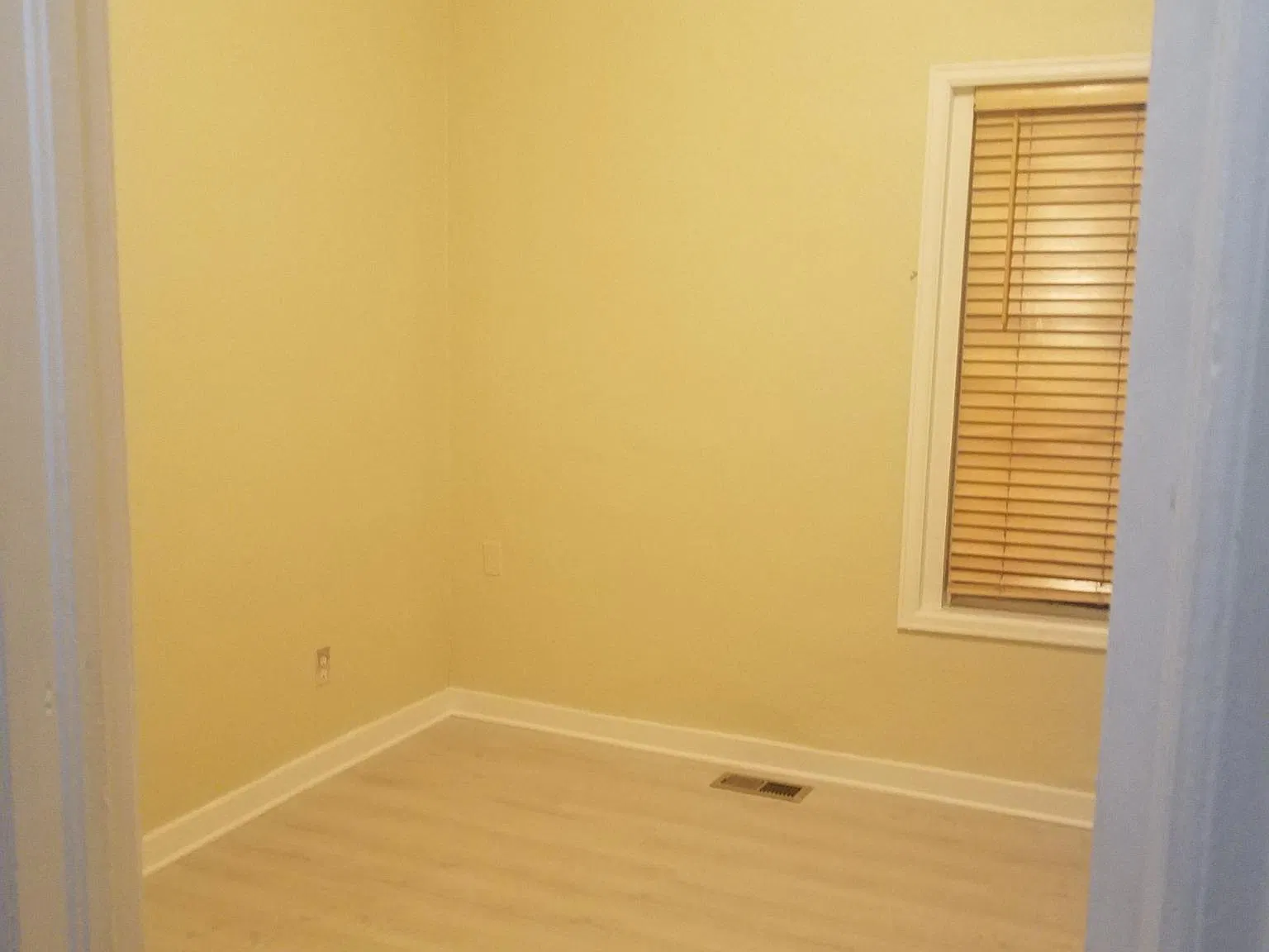 2 bed, 900 sqft, $1,400 — Photo 3