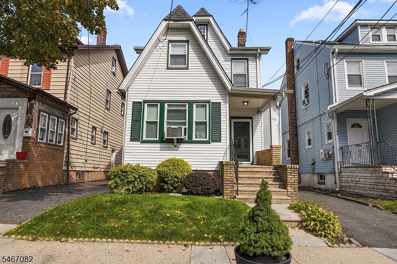 1st image of 145 Ivy St