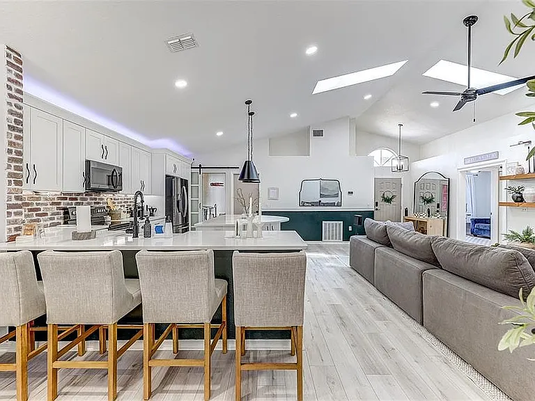 814 Brightview Dr — Photo 35