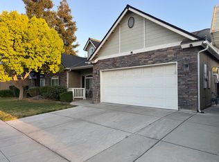 548 W Serena Ave, Clovis, CA