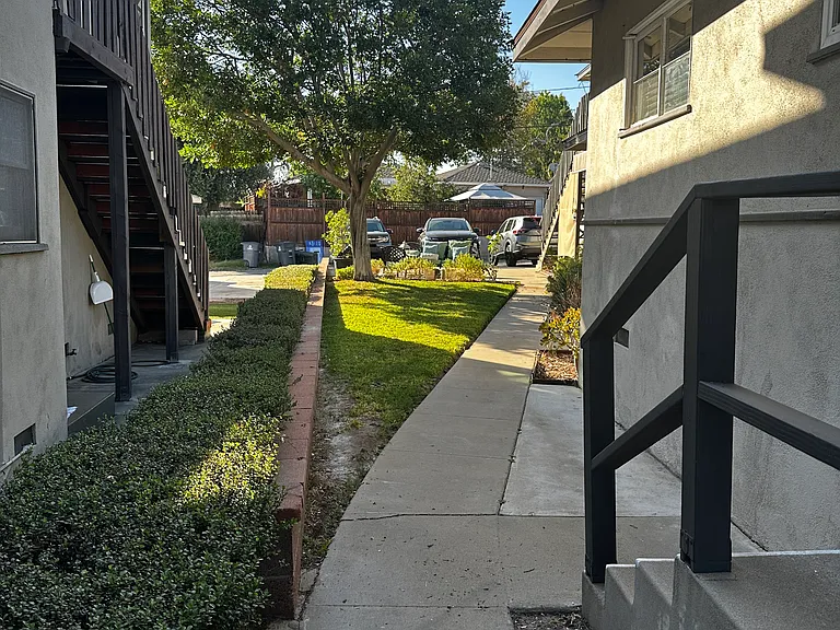 741 Barris Dr #1/2 — Photo 9