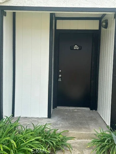 2 bed, 1050 sqft, $3,500 — Photo 2