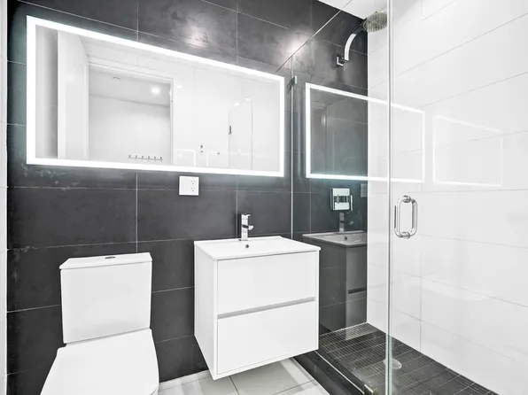 89 Montrose Avenue image 7 of 10