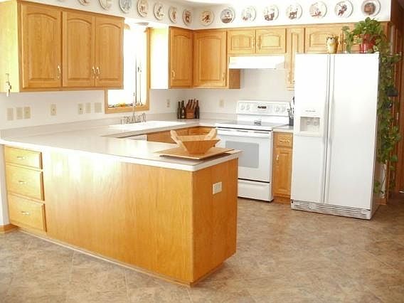 2nd image of W67N1000 Cambridge Ave