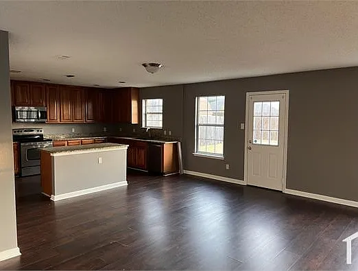 1676 Crown Point Dr — Photo 8