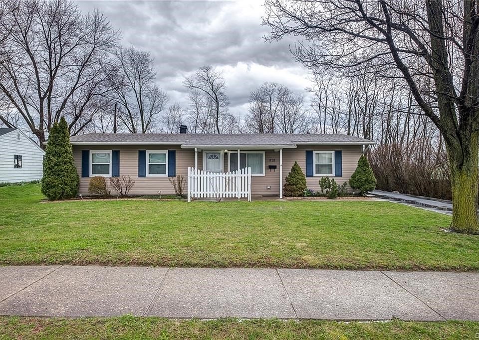 1st image of 818 Cliffside Dr