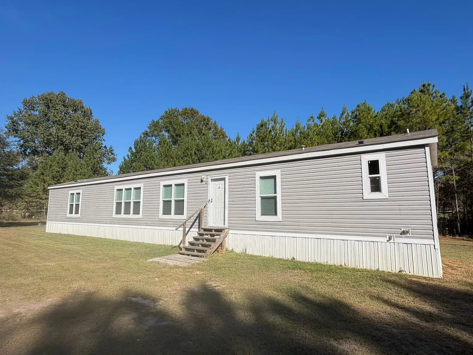 Move in ready 3 bedroom 2 bath mobile home on approximately 4 acres — Photo 1