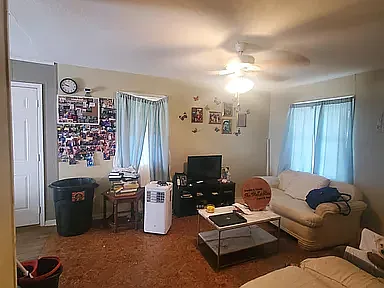 2209 Pearson Ave — Photo 2