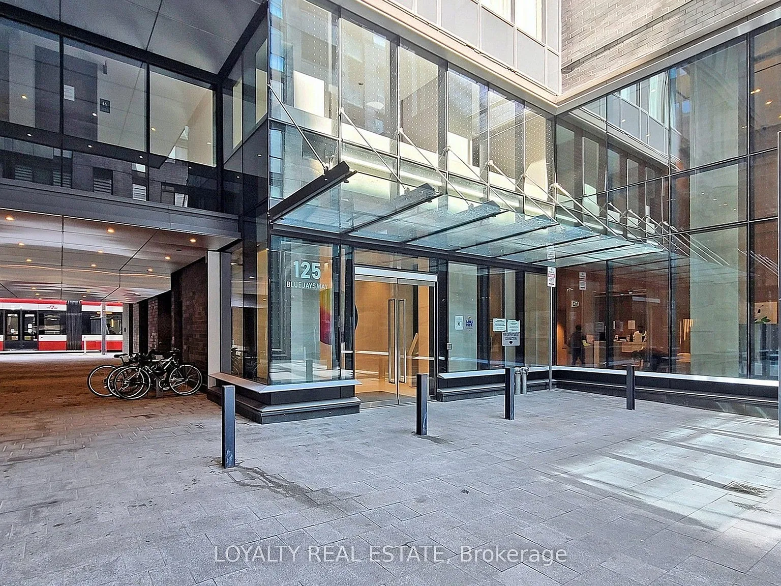 1 bed, $2,350 — Photo 4