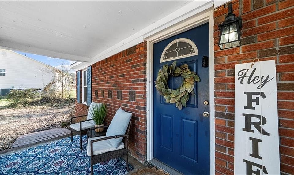 1st image of 336 Gordon St