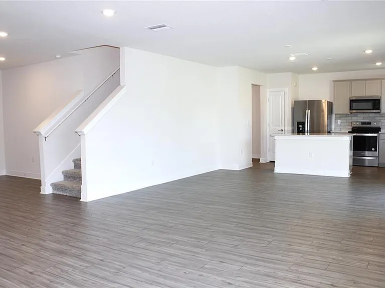 30600 Thunderbird Dr — Photo 35
