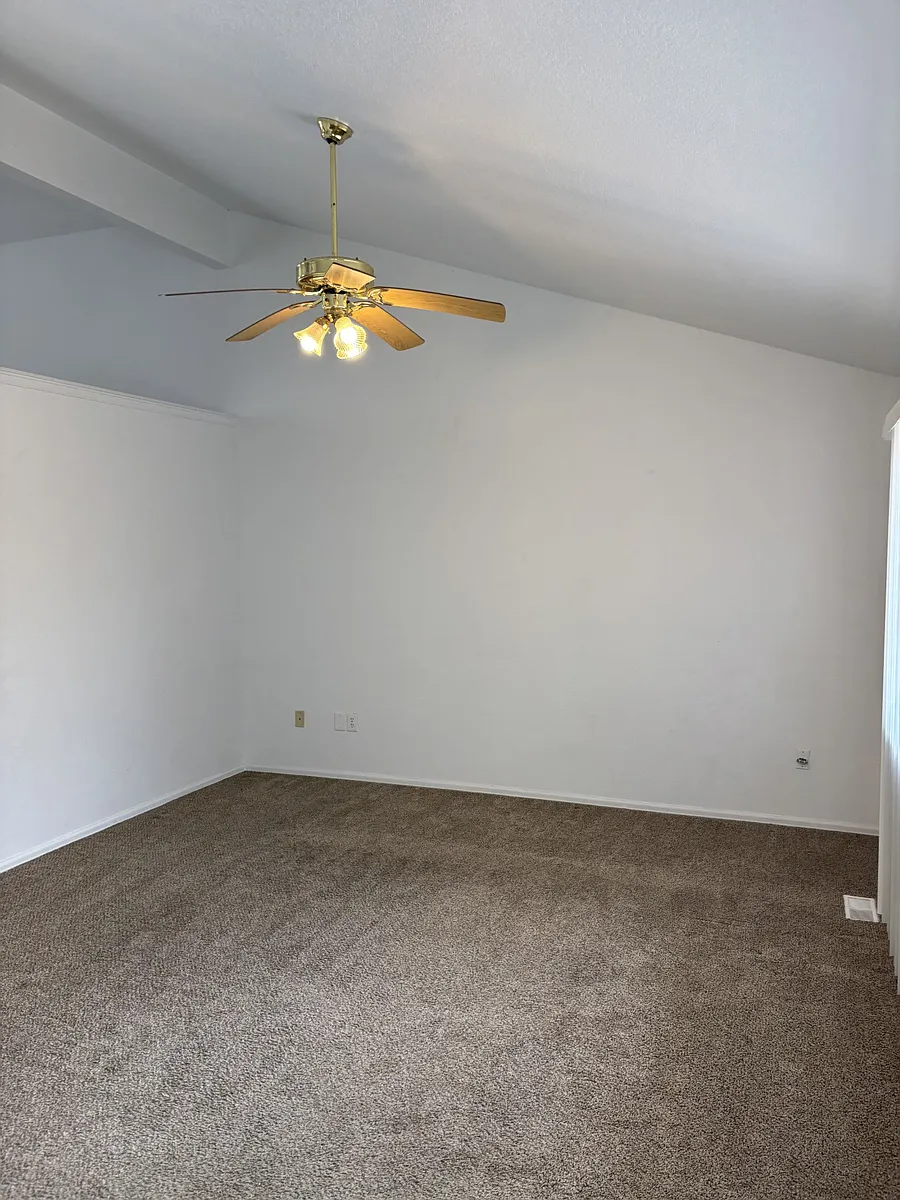 Building Photo - 810 S Laurue Dr #810
