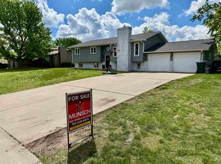 118 Cindy Dr, Russell, KS 67665