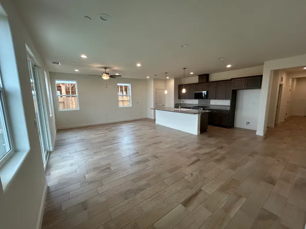 6532 W Sedona Ave, Visalia, CA 93291