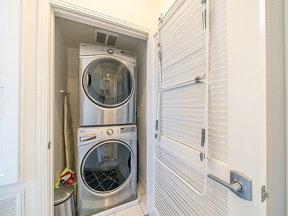 4th image of 26039 Cypress St Unit 112
