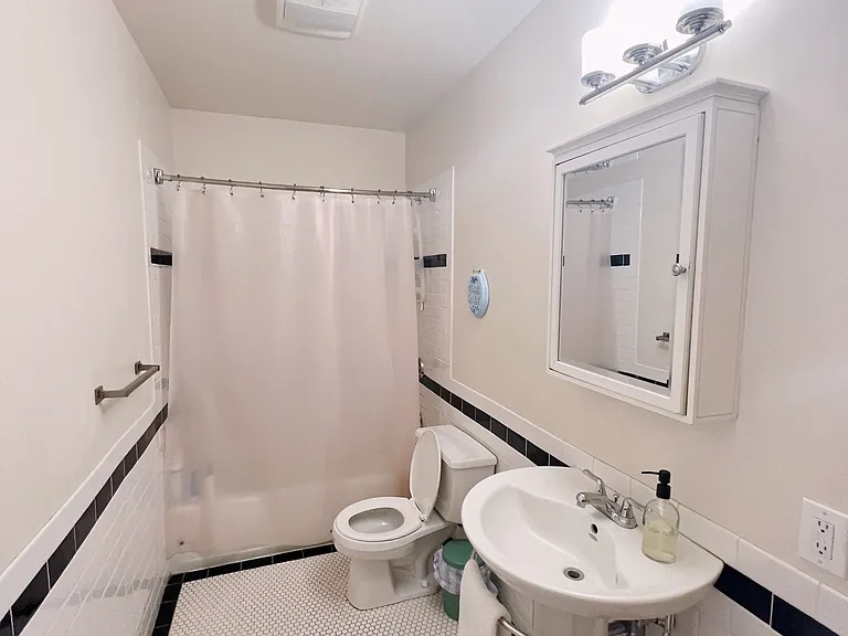 213 N Walnut St #1 — Photo 26