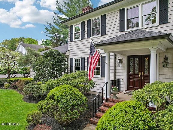 3rd image of 523 Bowne Road